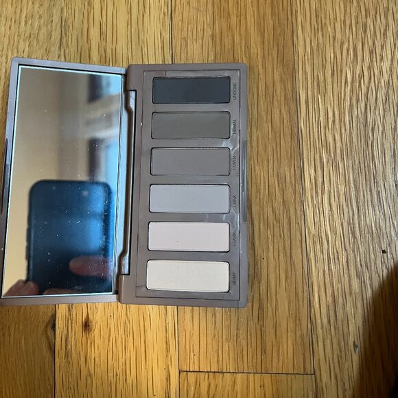 Urban Decay Naked2 Basics Eyeshadow - Picture 1 of 5